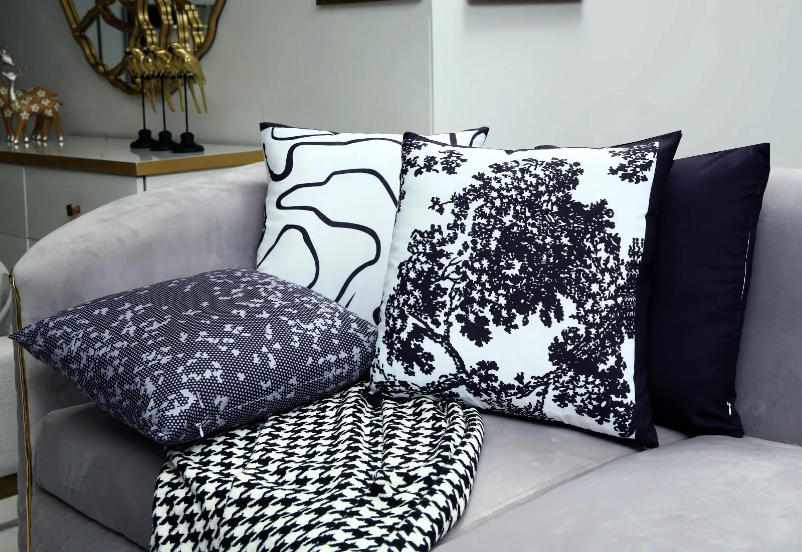 4 PCs Digital Printed Cotton Cushions-Black Art