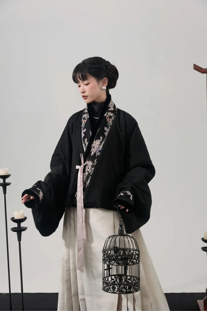 Tui Qiu 退秋 Return to Autumn Modernized Ming Winter Jiaoling Ao Jacket & Mamian Aoqun Set